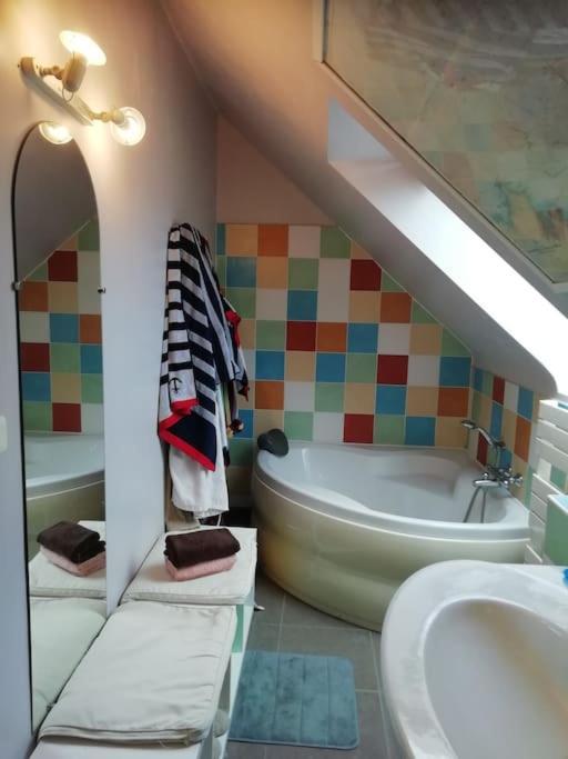 Maison familiale sur la CÔTE D’ÉMERAUDE Lancieux Exterior foto